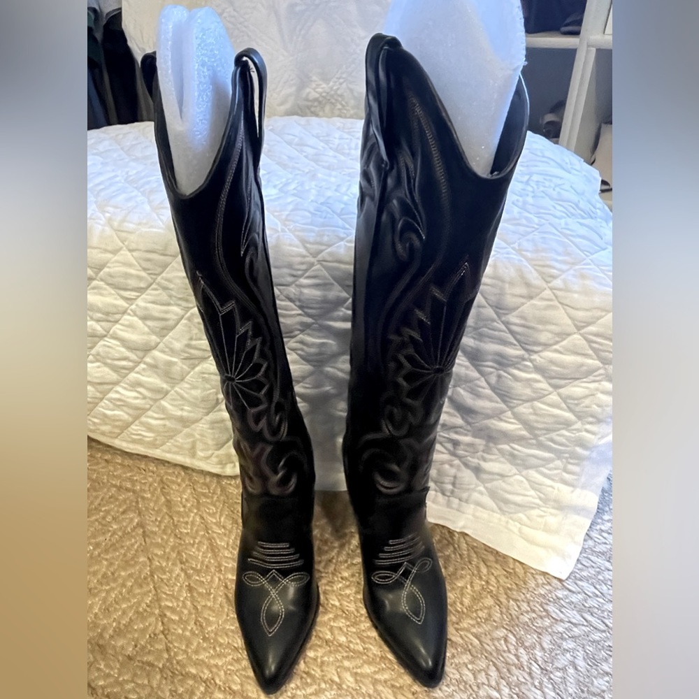 Steve Madden Black Western boots